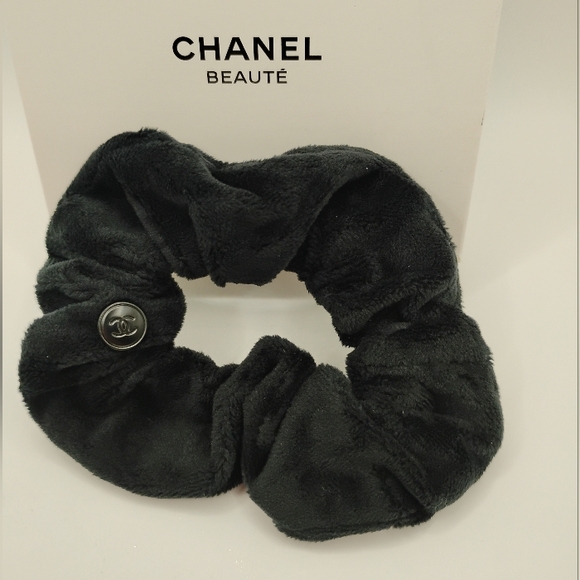 CHANEL Accessories - 🆕CHANEL Black Soft Velvet Logo Scrunchie with CC Button